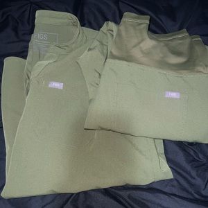 Figs maternity scrub set